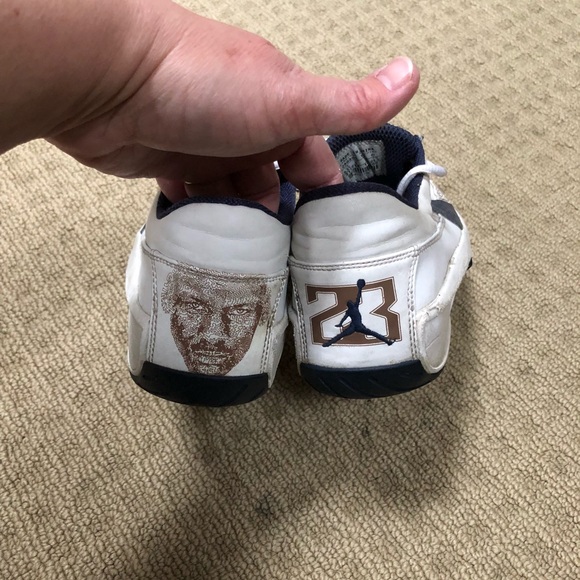 Jordan’s - Picture 3 of 4